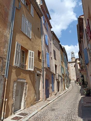 Les Arcs:35m2 en plein cœur du village médiéval Les Arcs-sur-Argens france