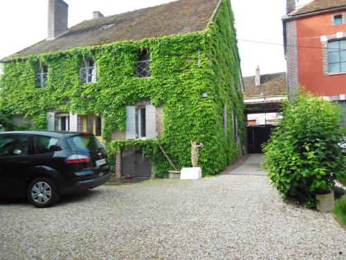 Les Bains Bed & Breakfast Cheny france