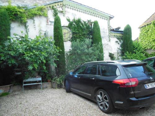 B&B / Chambre d'hôtes Les Bains Bed & Breakfast 13 Bis Grande Rue Cheny