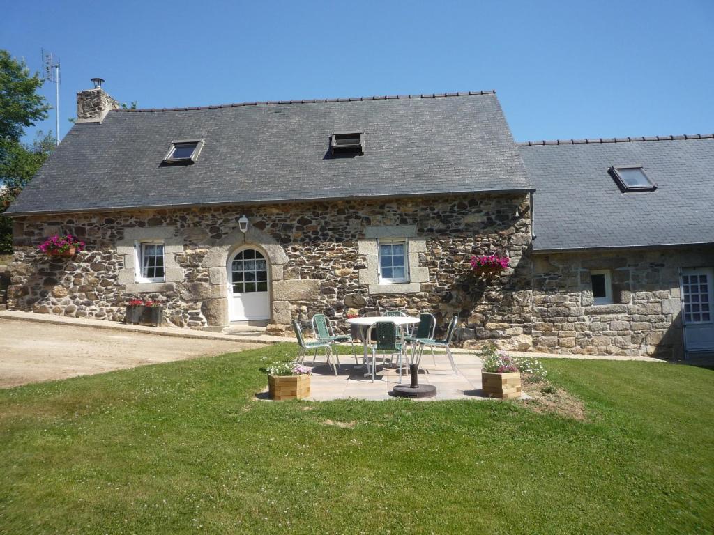 Maison de vacances LES BRUYERES Kermorvan, 29640 Scrignac