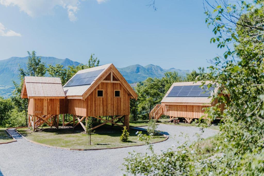 Maisons de vacances Les cabanes du Dauphine Hameau des eméyères, 05000 Gap