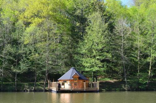 Camping Les cabanes du Duzou La Salle Conques-en-Rouergue