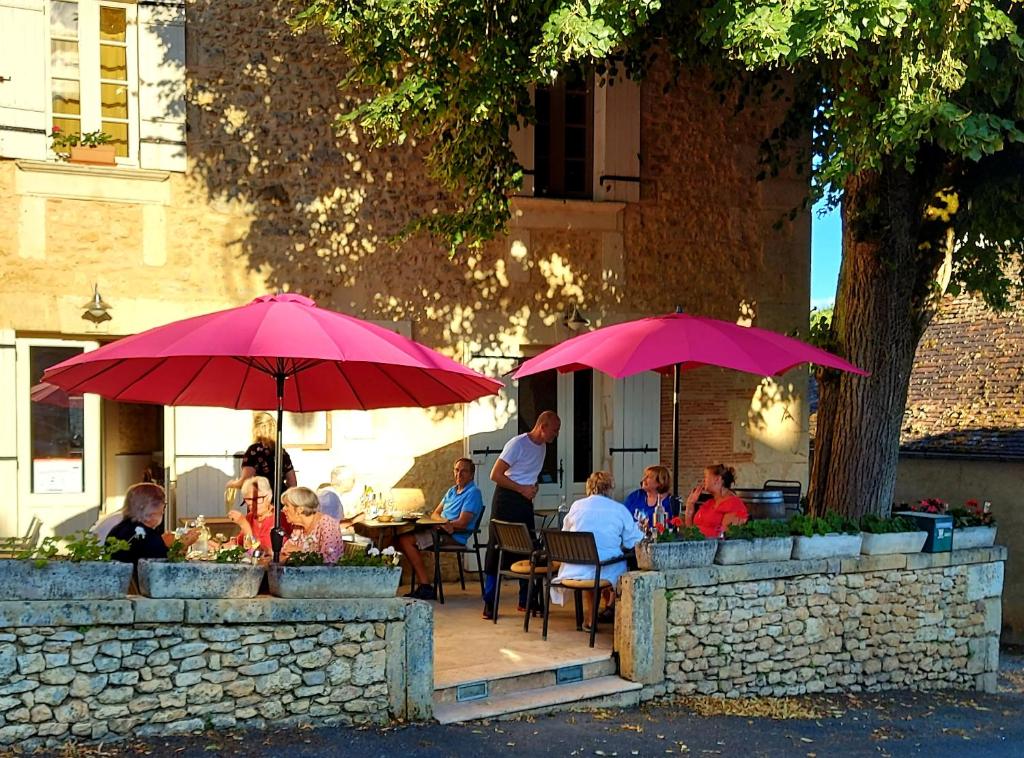 B&B / Chambre d'hôtes Les Cèdres Les Cèdres, 24510 Saint-Marcel-du-Périgord