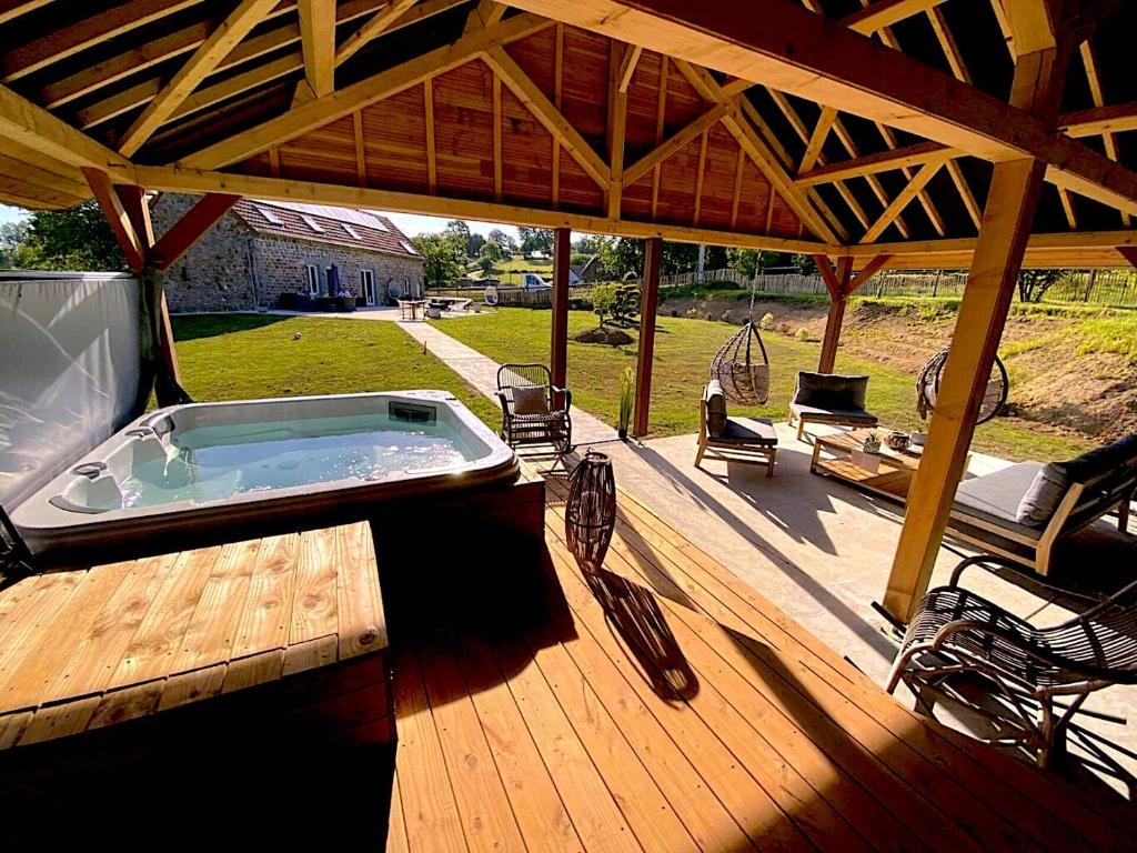 Maison de vacances Les Chaignonnières, gîte Country chic 4étoiles, SPA EN OPTION et jardin, société La Clef Decamp 5 Les Chaignonnières, 50370 Braffais