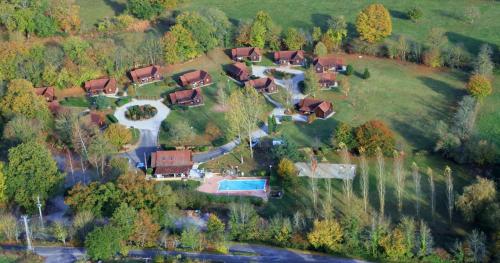 Village vacances Les Chalets de Thegra proche de Rocamadour et Padirac camp de vayssie Thégra