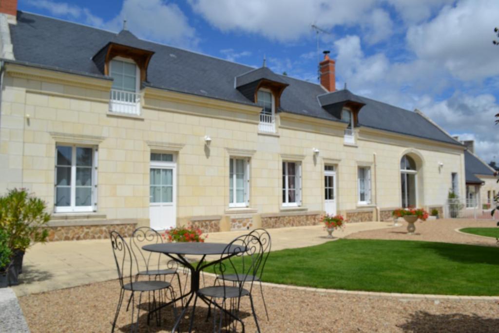 Maison d'hôtes LES CHAMBRES D HOTES DU LAVOIR 3 Route du Marnay, 37140 Restigné