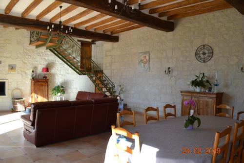 Maison d'hôtes LES CHAMBRES D HOTES DU LAVOIR 3 Route du Marnay Restigné