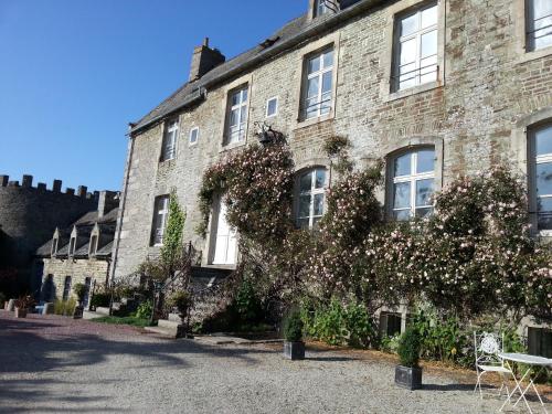 B&B / Chambre d'hôtes Les Chambres du Château du Rozel Le Château Le Rozel