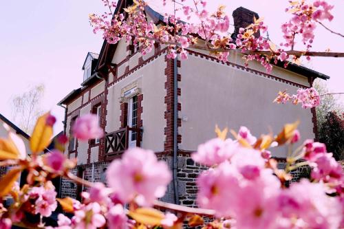 B&B / Chambre d'hôtes Les Champs de Tracy 7 rue des Champs de Tracy La Graverie