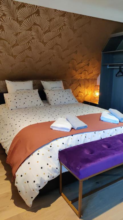 B&B / Chambre d'hôtes Les coquelicots - Chambre Léa 5 Boulevard de la Gare, 78550 Houdan