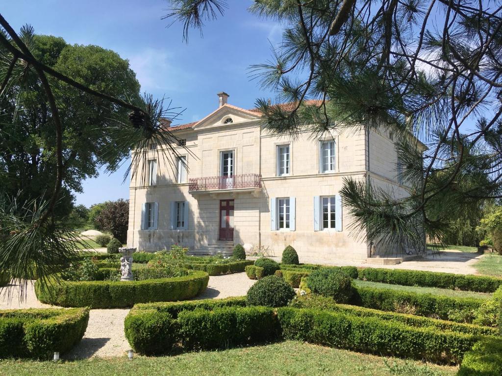 Maison d'hôtes Les Croque-Notes, chambres et table d'hôtes 55 Rue de Chez Poupot, 17240 Lorignac