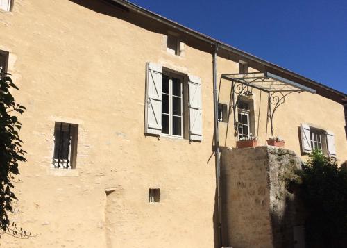 Maison de vacances Les Demeures du Tonnelier ''La Maison Pini'' 14 Grande Rue Saint-Romain