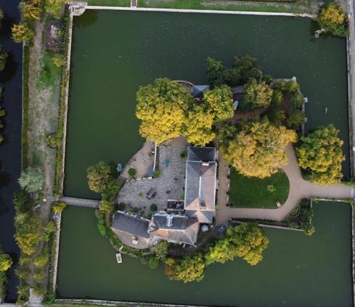 B&B / Chambre d'hôtes Les Douves 7 rue de l'Ecrevissière Onzain