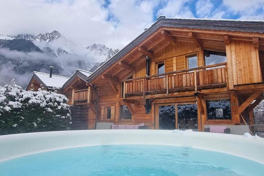 Chalet Les Drus - Luxury Chalet for 8 84 Chemin des Pierriers, 74400 Chamonix-Mont-Blanc