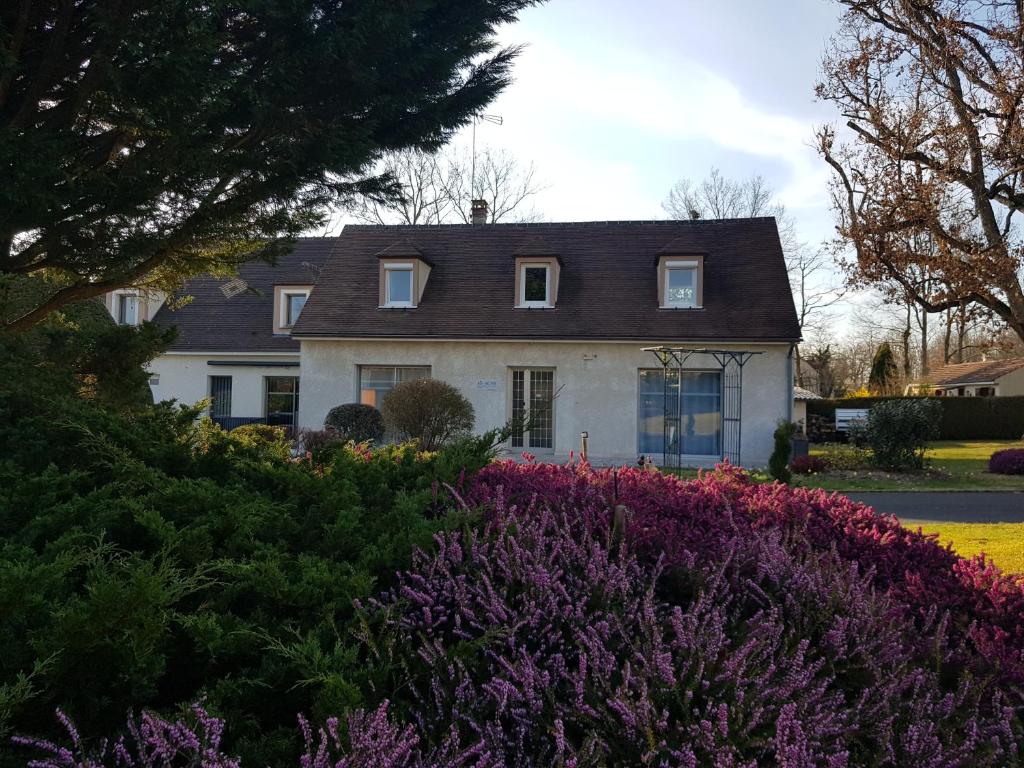 Maison de vacances LES DRYADES MILLY 19 Route de Fontainebleau, 91490 Milly-la-Forêt