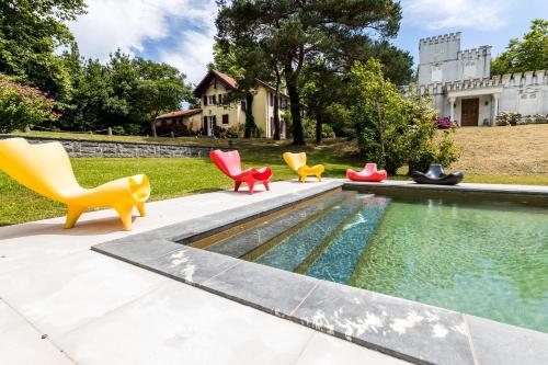 Villa LES ECURIES KEYWEEK villa with swimming pool in wooded park Biarritz 13 rue de la bastille Biarritz