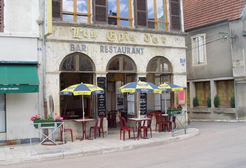 B&B / Chambre d'hôtes Les Epis d'Or 1, Rue du Général Leclerc LʼIsle-sur-Serein