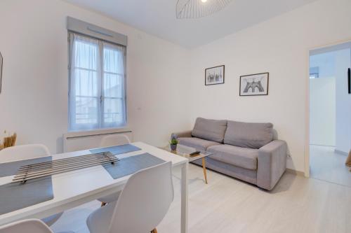 Appartement Les forges 2 pièces étage 7 Rue Marcel Vignaud Avoine
