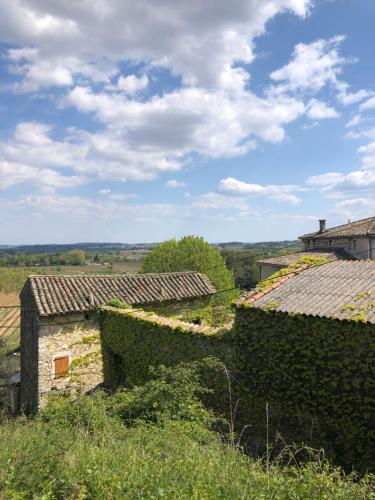 Les Garrigues Bleues Tornac france