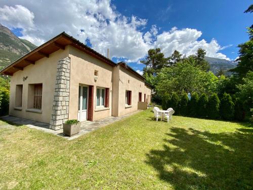 Maison de vacances Les Gîtes Mme CHOY FABIENNE 731 avenue des Mexicains Jausiers