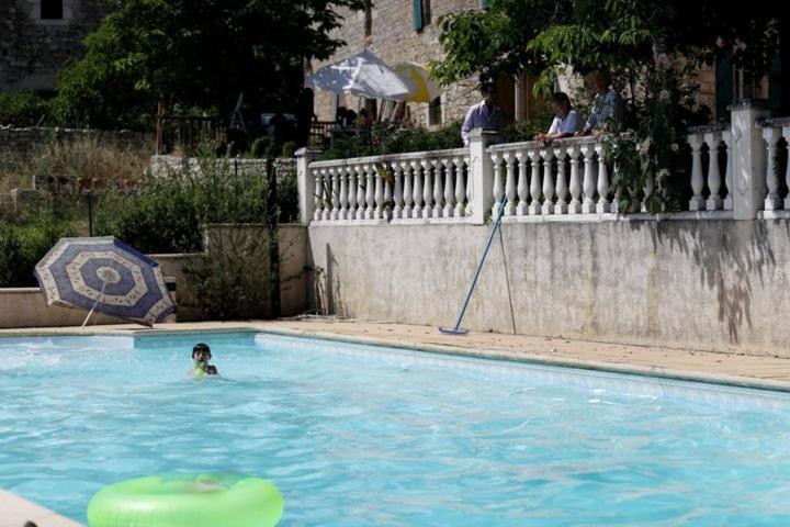Maisons de vacances Les gîtes de Franck Les Estènes, 81150 Fayssac