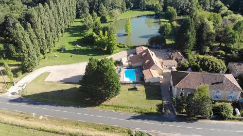 Maisons de vacances Les Gites de l'Etang de Sandanet Sandanet sud Issac