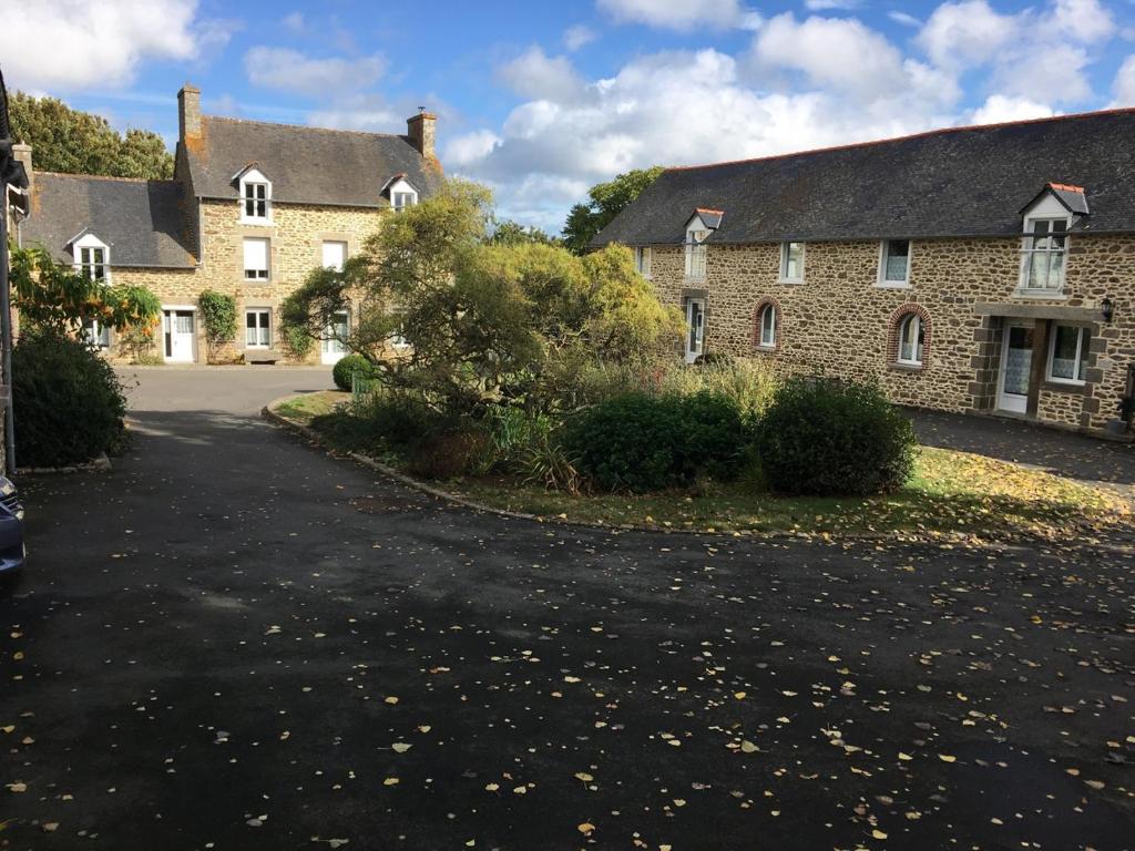 Maisons de vacances Les Gîtes de La Métairie du Dick Le Dick, 35730 Pleurtuit