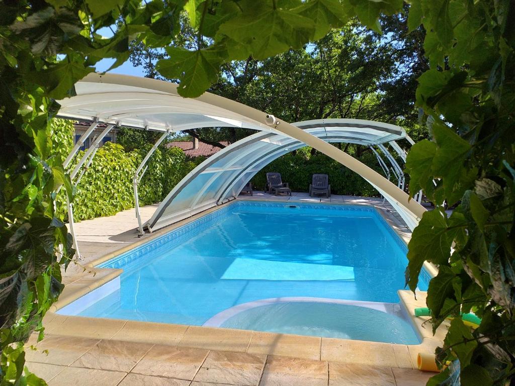 Maisons de vacances Les gites de Lescurou 47 Rue de la Piscine, 46260 Limogne-en-Quercy