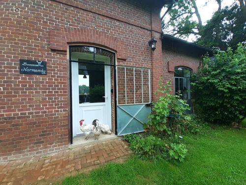 Maisons de vacances Les Gîtes du Château de Maltot 180 Rue de Maltot Saint-Ouen-du-Breuil