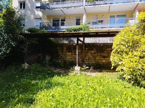 Appartement Les Glycines, un air de campagne à la ville 63 Avenue de Montjoux Besançon