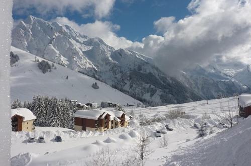 LES GRANDES PISTES A Manigod france