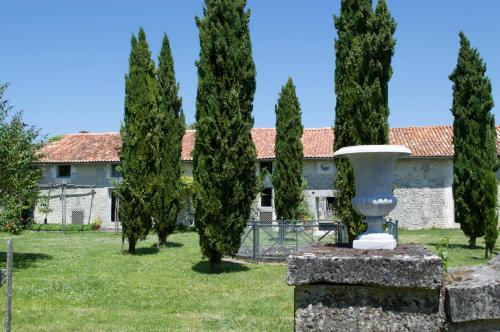 Maison de vacances Les Grands Chais de La Meyfrenie - Vacances au calme en Dordogne jusqu'à 21 personnes Allée de la Meyfrenie Verteillac