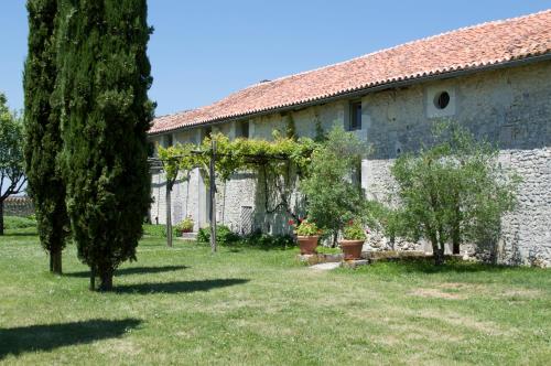 Les Grands Chais de La Meyfrenie - Vacances au calme en Dordogne jusqu'à 21 personnes Verteillac france