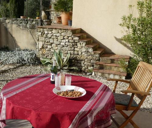 Les Hauts de Vaugines entre Lourmarin et Cucuron Vaugines france