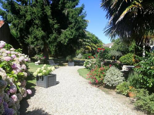 Les Hortensias - Chambres d'hôtes Saint-Antoine-de-Breuilh france