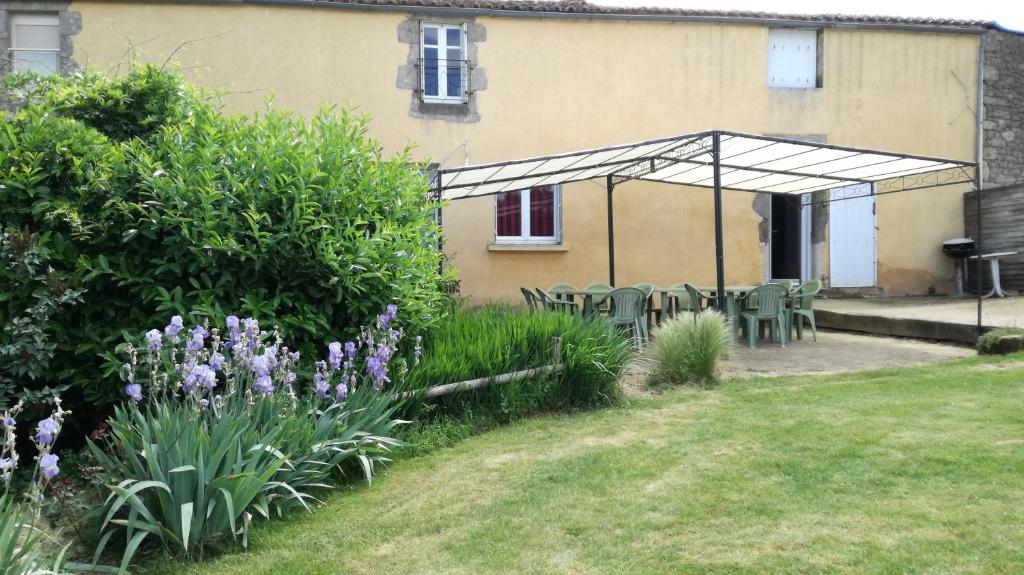 Maison de vacances Les Jardins du Prieuré Les Ardillers, 85500 Beaurepaire