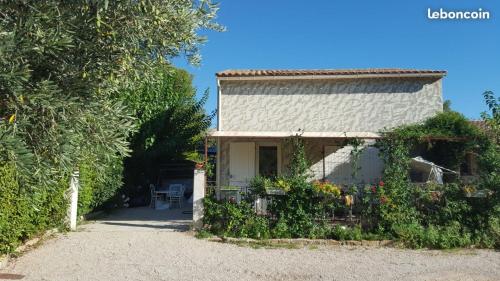 Maison de vacances LES LAURIERS sainte anne du castellet 1510 Route des Oratoires Le Castellet