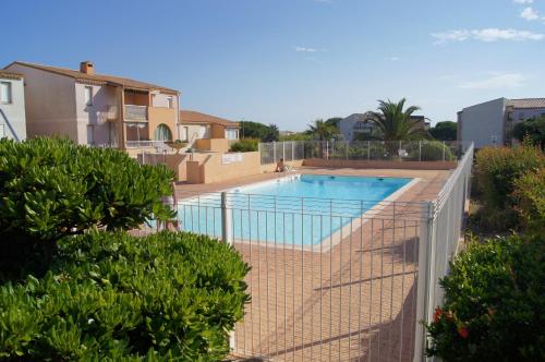 Les Locations de Lara II - T2 lit double & clic-clac Balcon Piscine Parking privatif Le Cap d\'Agde france