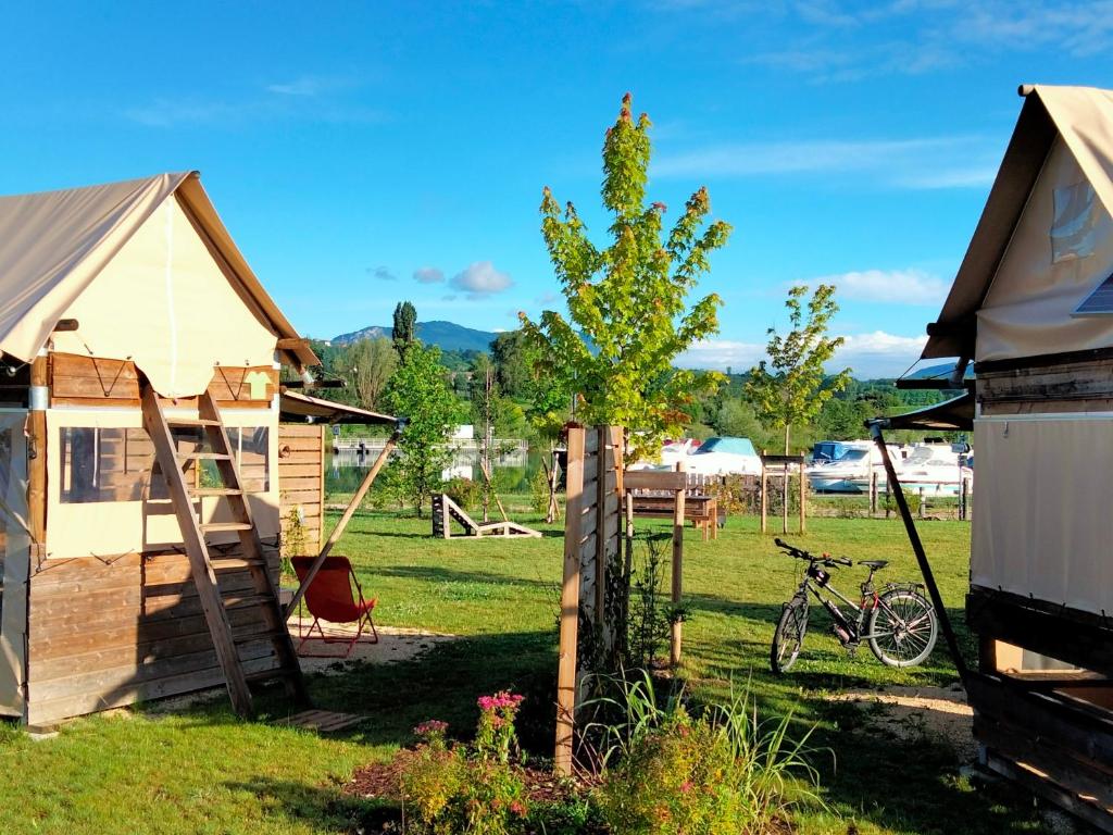 Camping Les Lodges de la ViaRhôna - Tentes Lodges 1140 Chemin du Vernet, Port de Virignin, 01300 Virignin
