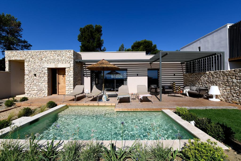 Villa Les Loges En Provence \ 280 Chemin des Oliviers, 30400 Villeneuve-lès-Avignon