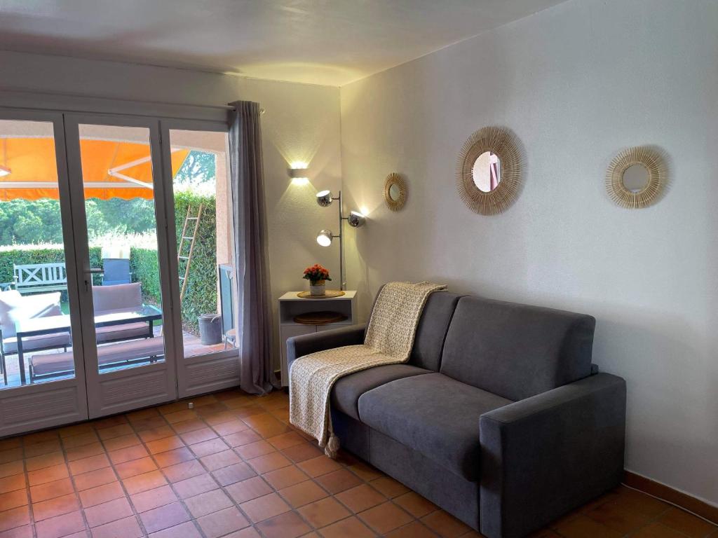 Appartement Les magnolias au soleil 2 Le Petit Corail   batiment 2  porte 3  521 AVENUE DES MAGNOLIAS, 83700 Port Santa-Lucia