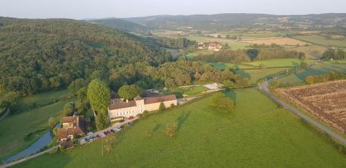 B&B / Chambre d'hôtes Les maisons vigneronnes messey Ozenay