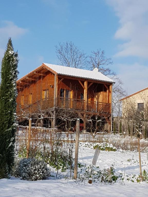 Maison de vacances Les Mathieux la cabane d'en haut Les Mathieux n.a, 63160 Bongheat