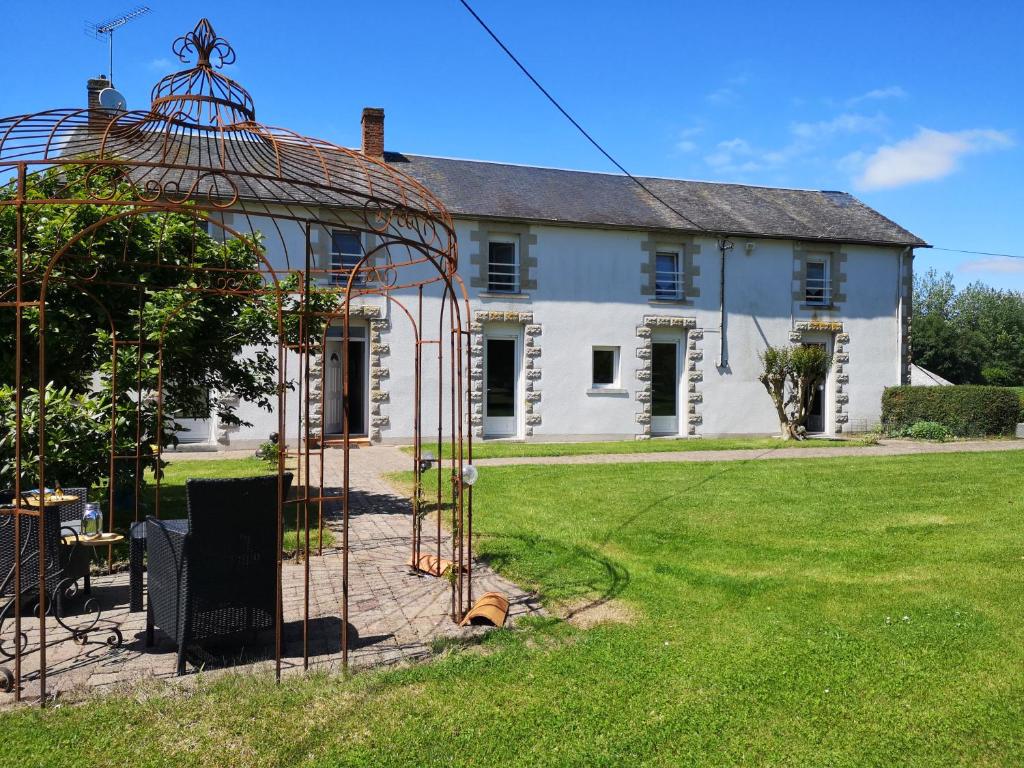 B&B / Chambre d'hôtes Les Mesanges lieu dit le chezeau, 79140 Combrand