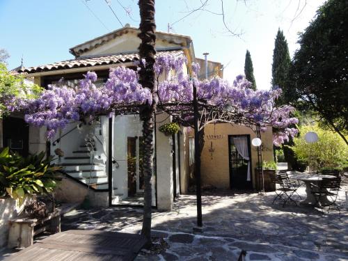 B&B / Chambre d'hôtes Les Montades Chambres d'Hôtes 900 Route d'Ales Anduze