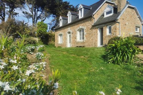 Les Mouettes - maison bretonne lumineuse vue mer avec spa - 4 pers Plougasnou france