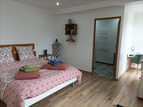 B&B / Chambre d'hôtes Les Muches 230, rue d'en Haut Bouzincourt