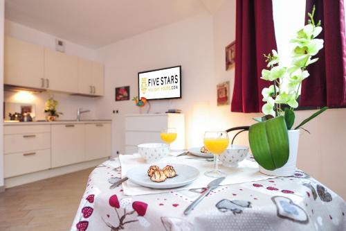 Les Oranges Five Stars HolidayHouse Nice france