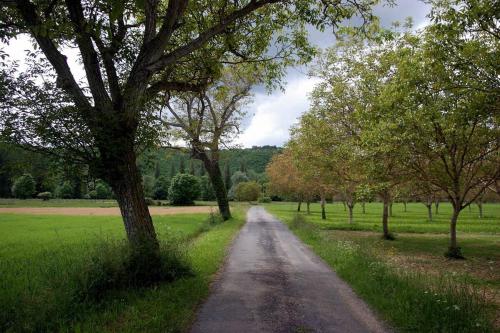 Villa Les Paroules - Luxury Dordogne - Holiday Farmhouses. route de velo  Castelnaud-la-Chapelle Castelnaud-la-Chapelle