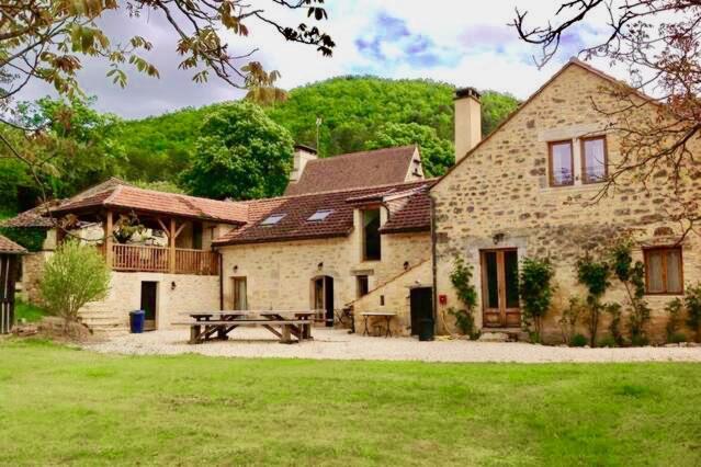 Villa Les Paroules - Luxury Dordogne - Holiday Farmhouses. route de velo  Castelnaud-la-Chapelle, 24250 Castelnaud-la-Chapelle